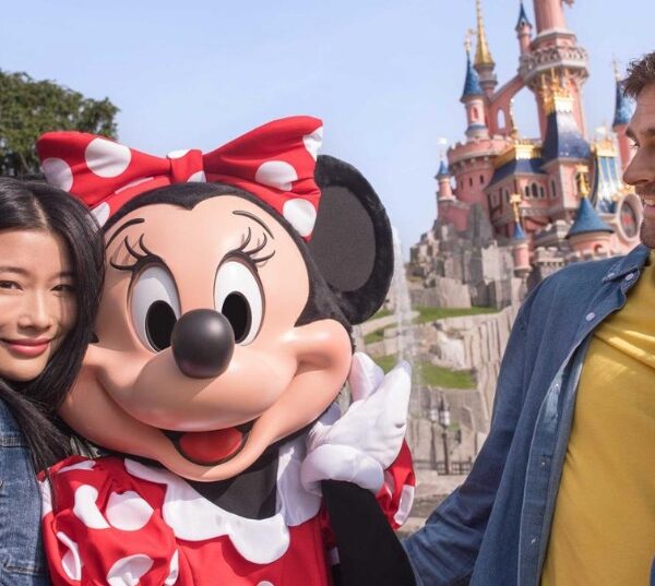 Invitez vos proches à prix réduit : les Billets Amis font leur retour à Disneyland Paris !