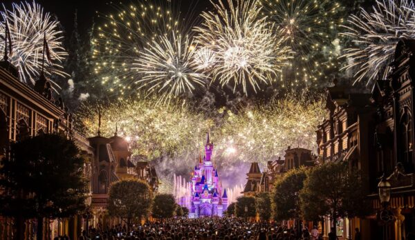 Disneyland Paris célèbre la Fête Nationale avec un spectacle magique le 14 juillet